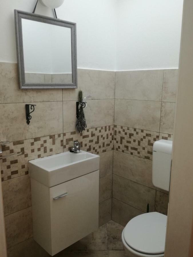 Kuca Za Odmor Pende Villa Banjol ภายนอก รูปภาพ